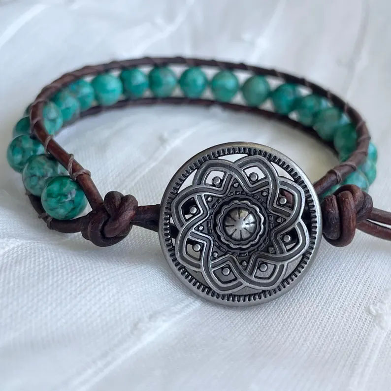 Kreative Behavior African Turquoise beaded bracelet
